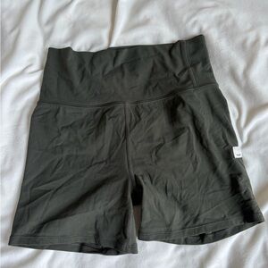 Vuori all the feels short